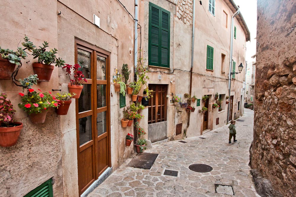 Alleine reisen mit Kindern, hier in Valldemossa