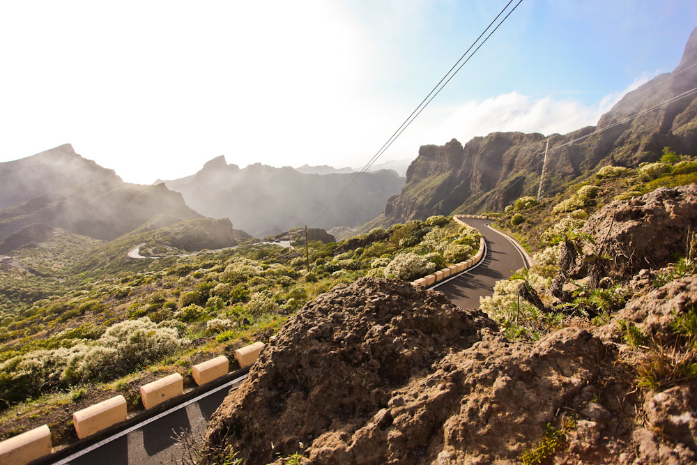 Straße nach Masca Serpentinen Teneriffa