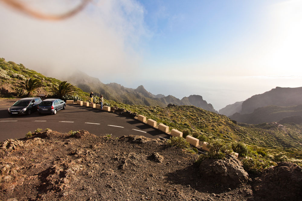 Straße nach Masca auf Teneriffa Parkplatz