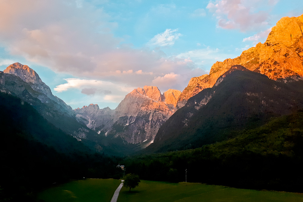 Slowenien Rundreise: Fahrt durch den Triglav Nationalpark in Slowenien