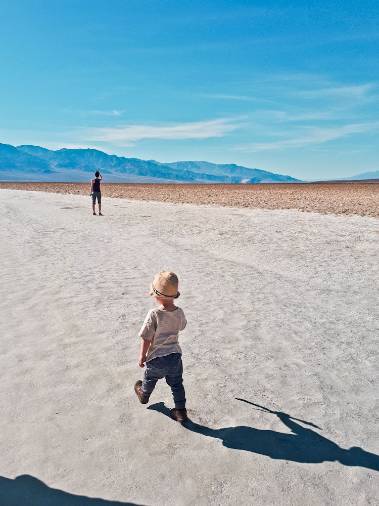 Death Valley mit Kleinkind