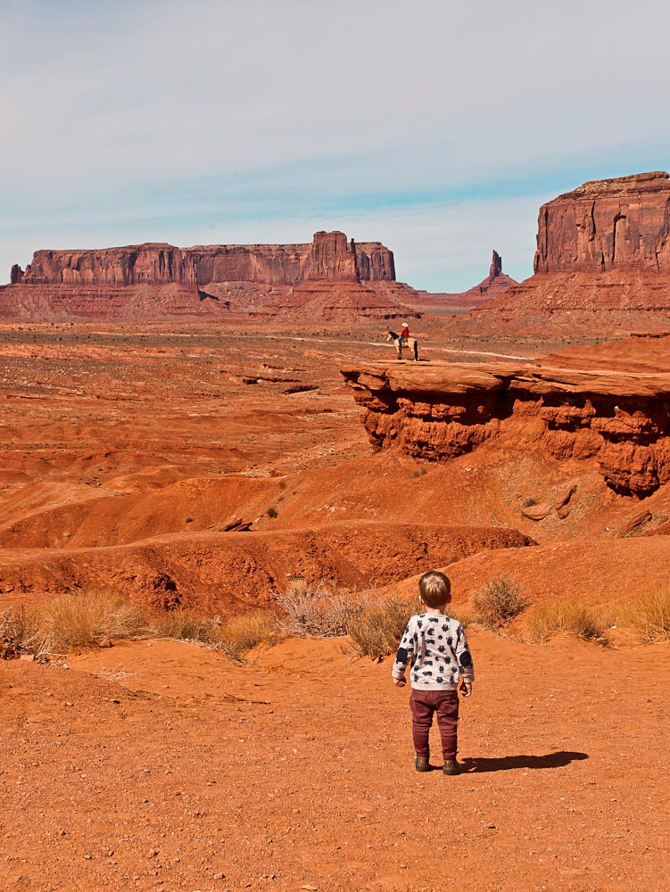 Monument Valley mit Kleinkind
