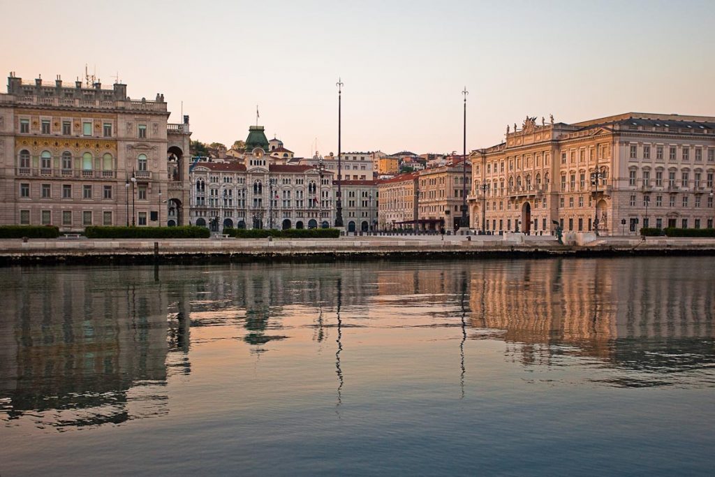 Triest Sehenswürdigkeiten wie die Piazza dell'Unita d'Italia