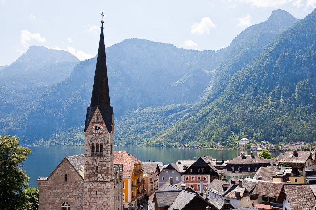 Hallstatt Sehenswürdigkeiten: die Evangelische Pfarrkirche von Hallstatt gehört zu den Hallstatt Fotospots