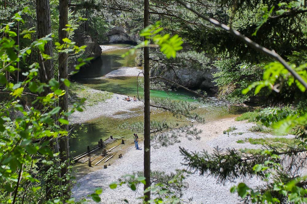 Entlang der Schwarza am Wiener Wasserleitungsweg im Höllental