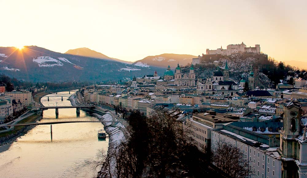 Salzburg Blick vom Mönchsberg zum Sonnenaufgang