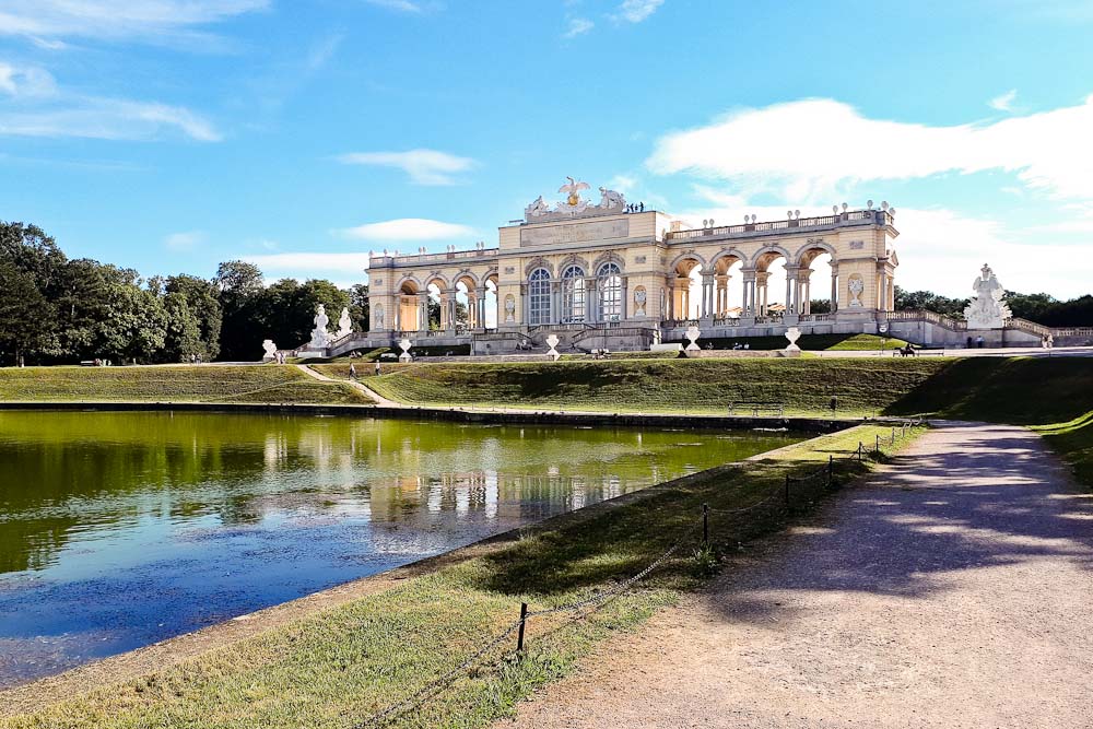 Schlosspark Schönbrunn: die Gloriette