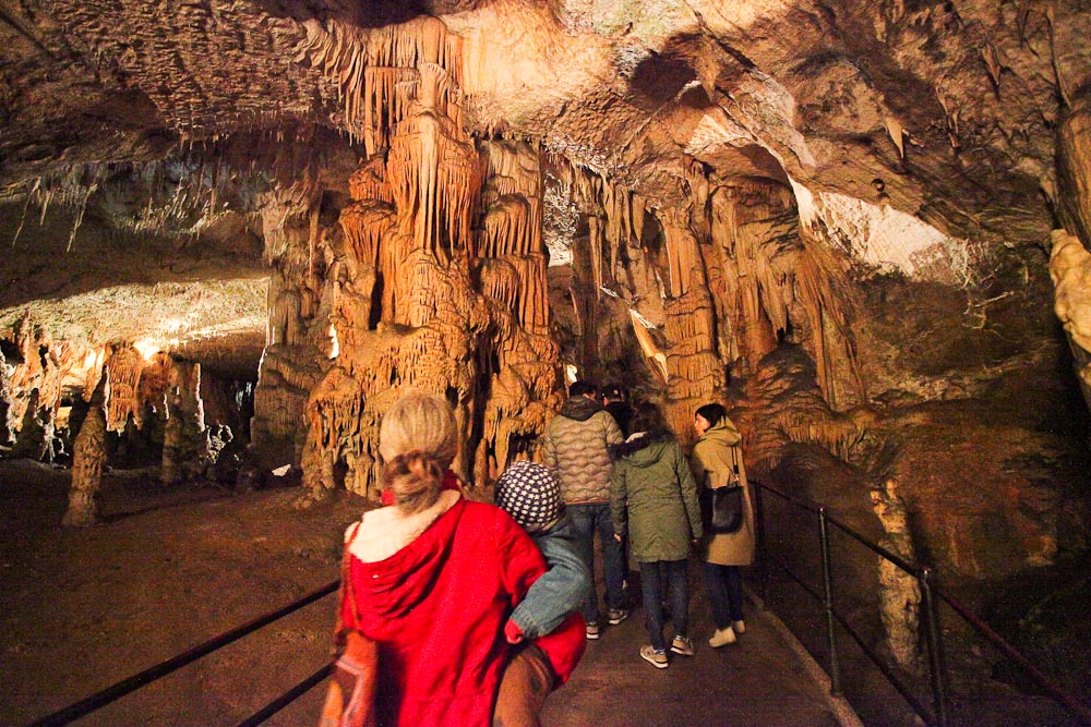 In die Höhle von Postojna mit Kleinkind