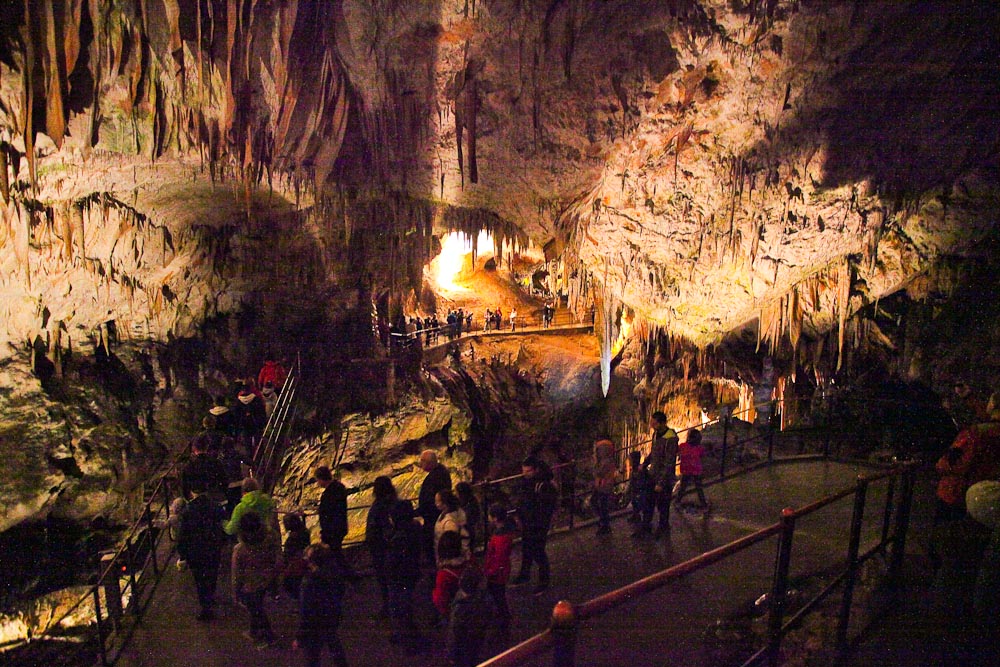 Die riesige Höhle von Postojna in Slowenien