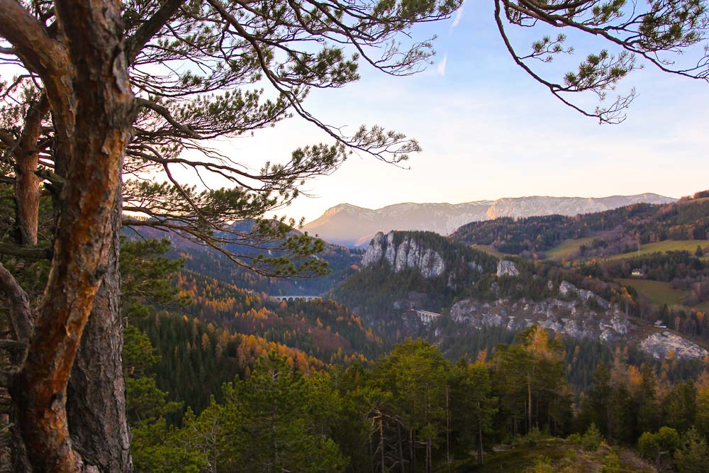 Die Aussicht am 20 Schilling Blick am Bahnwanderweg Semmering