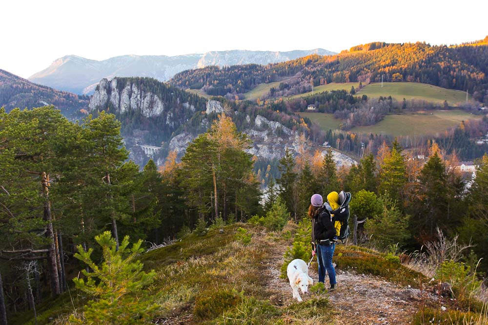 Am Bahnwanderweg Semmering wandern mit Kindern und Hund