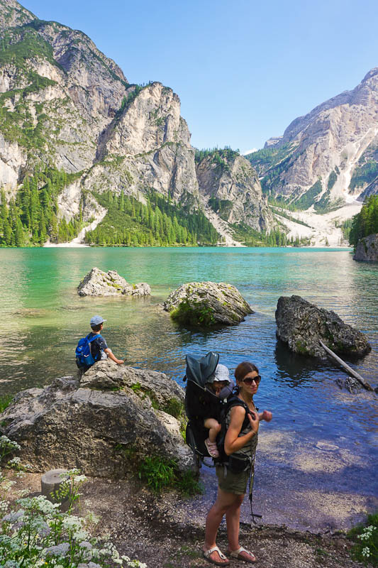 Südtirol mit Kindern: Rund um den Pragser Wildsee mit Kraxe