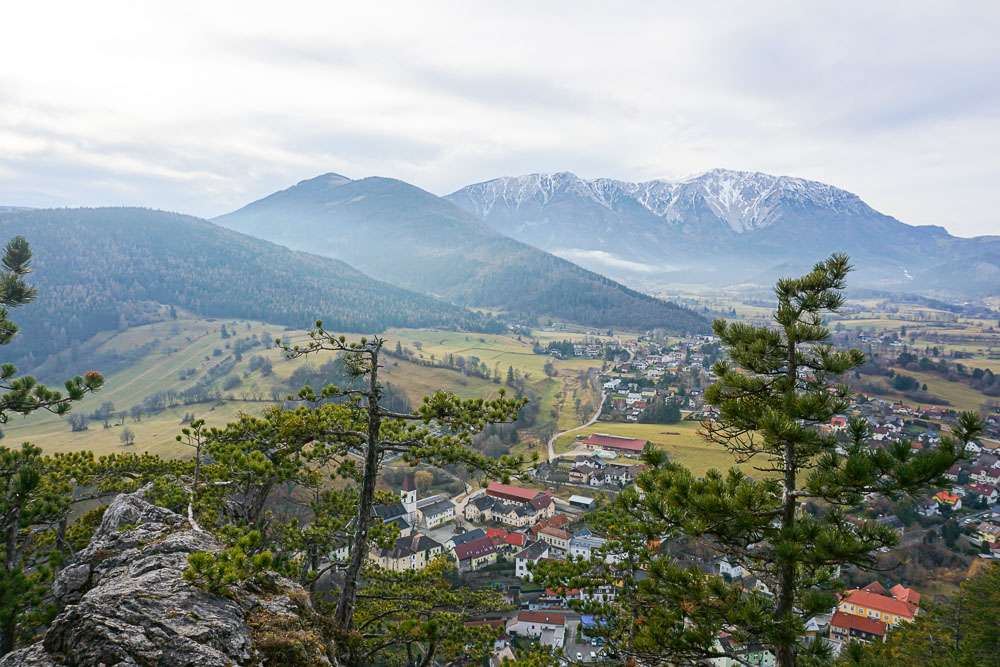 Himberg Wanderung bei Puchberg am Schneeberg