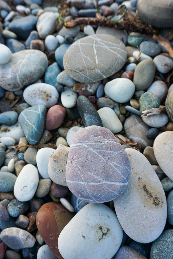 Steine am Pissouri Beach