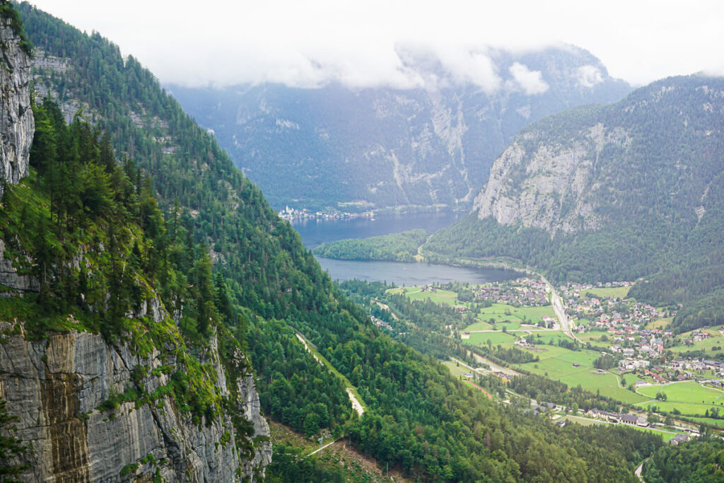 Dachstein Krippenstein Seilbahn Blick auf den Hallstätter See Mittelstation