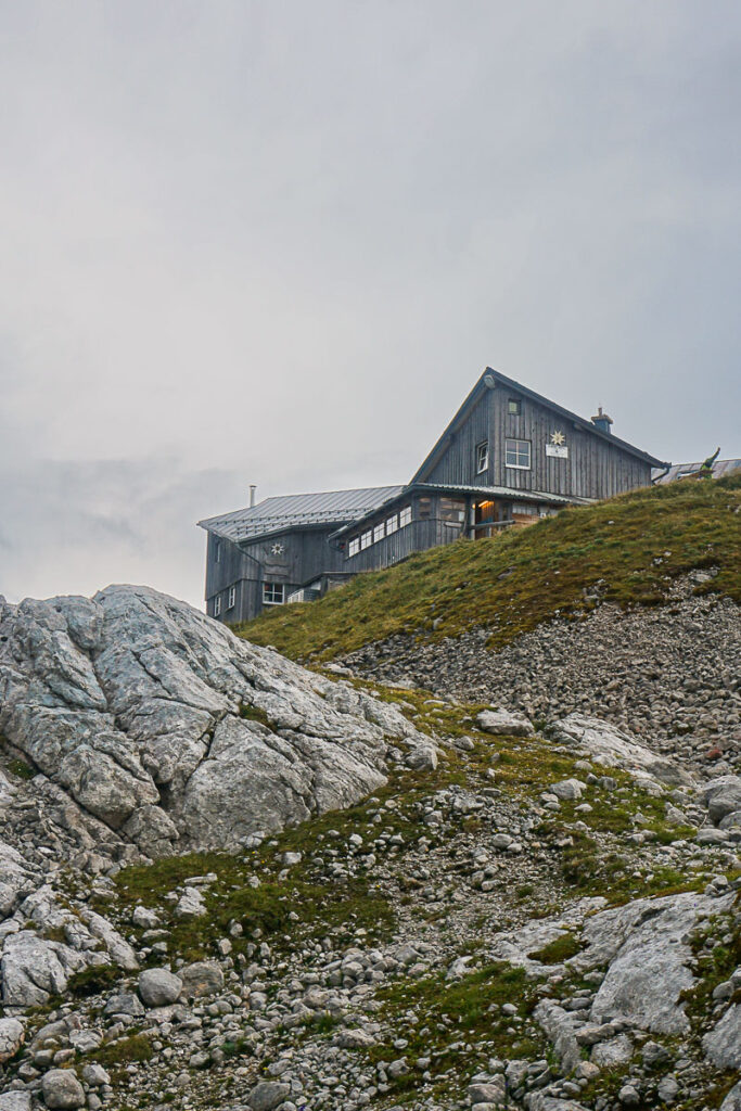 Simonyhütte Dachstein Hüttenwanderung mit Kind