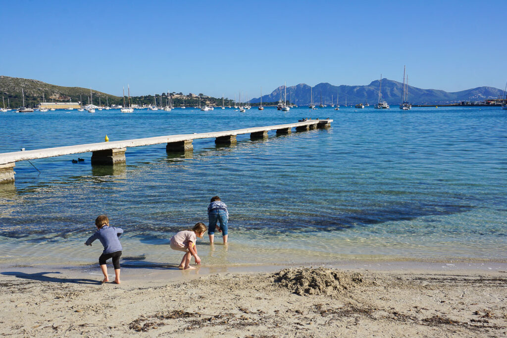 Port de Pollenca mit Kindern