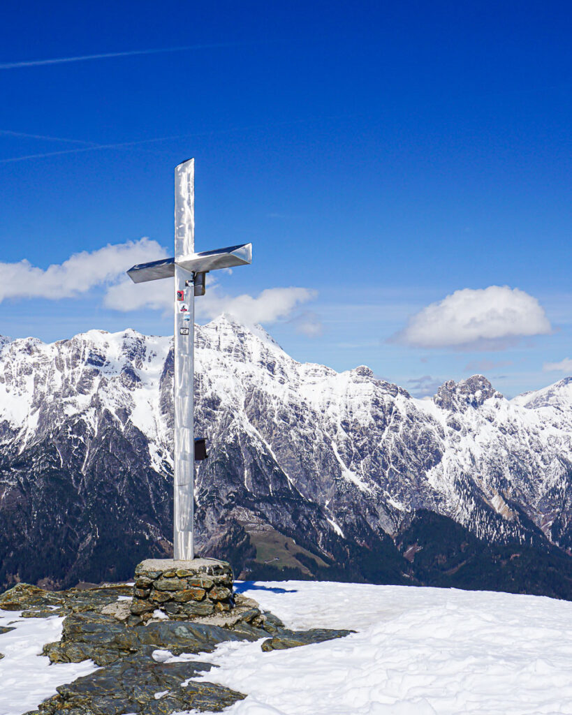Gipfelkreuz Großer Asitz: Leogang winterwandern