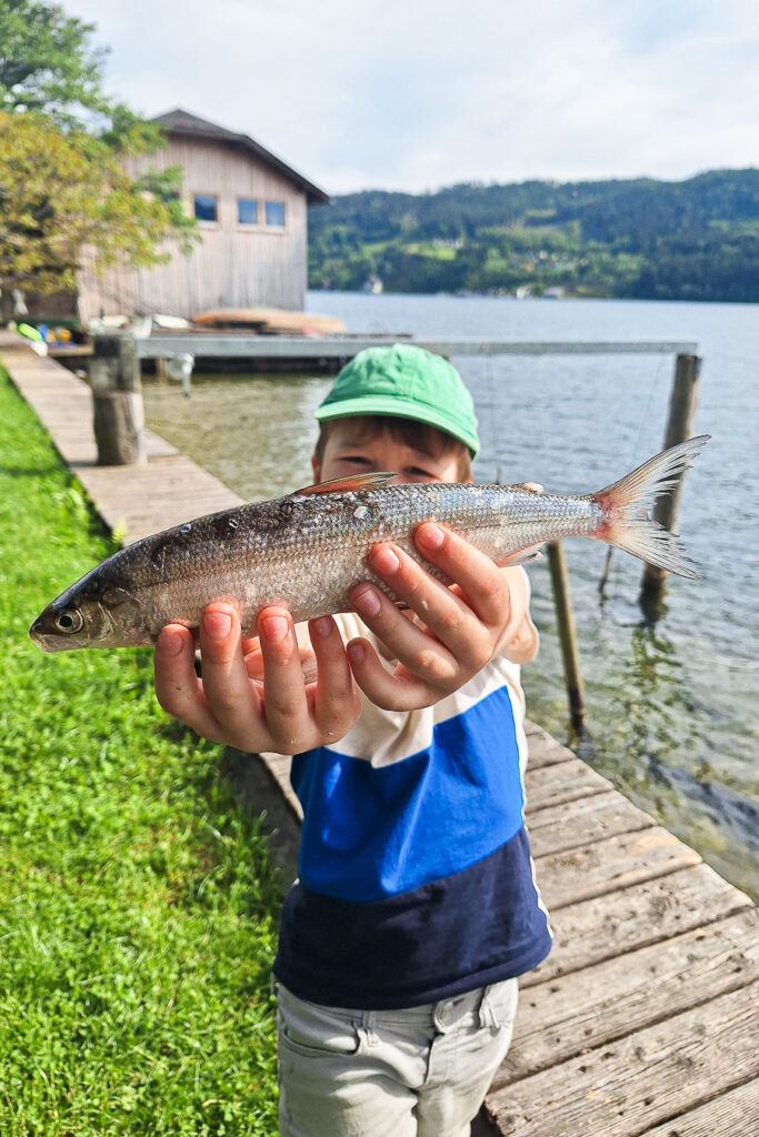 Mein erster Fang - See Erlebnisse im Familienhotel Post