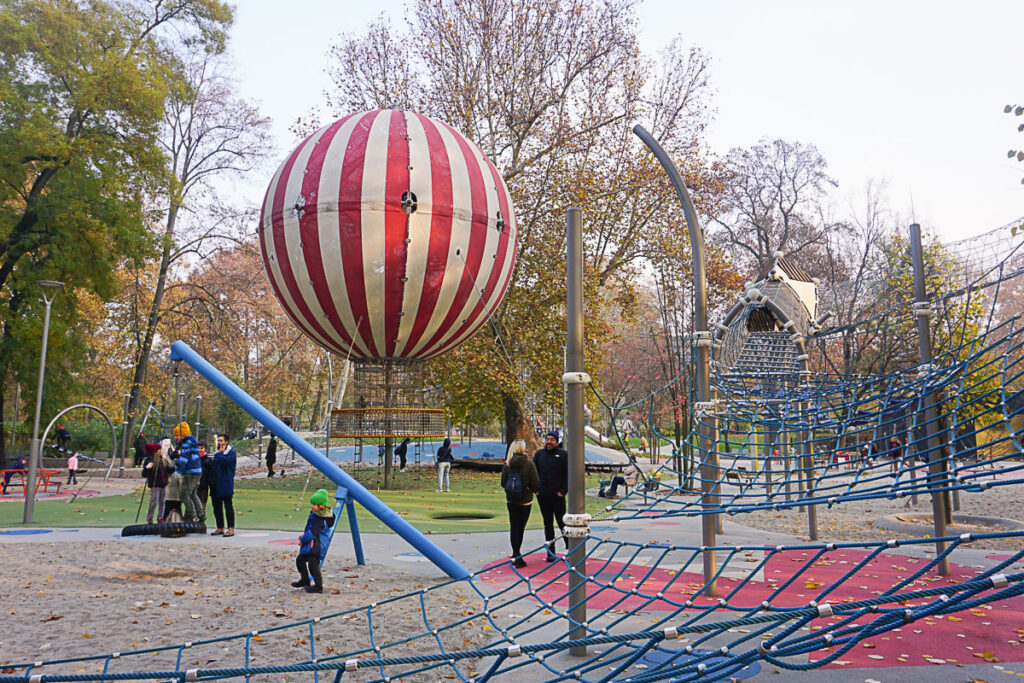 Ballon-Spielplatz Varosliget Budapest Heißluftballon