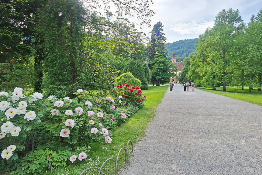 Spaziergang im Schlosspark Eggenberg in Graz