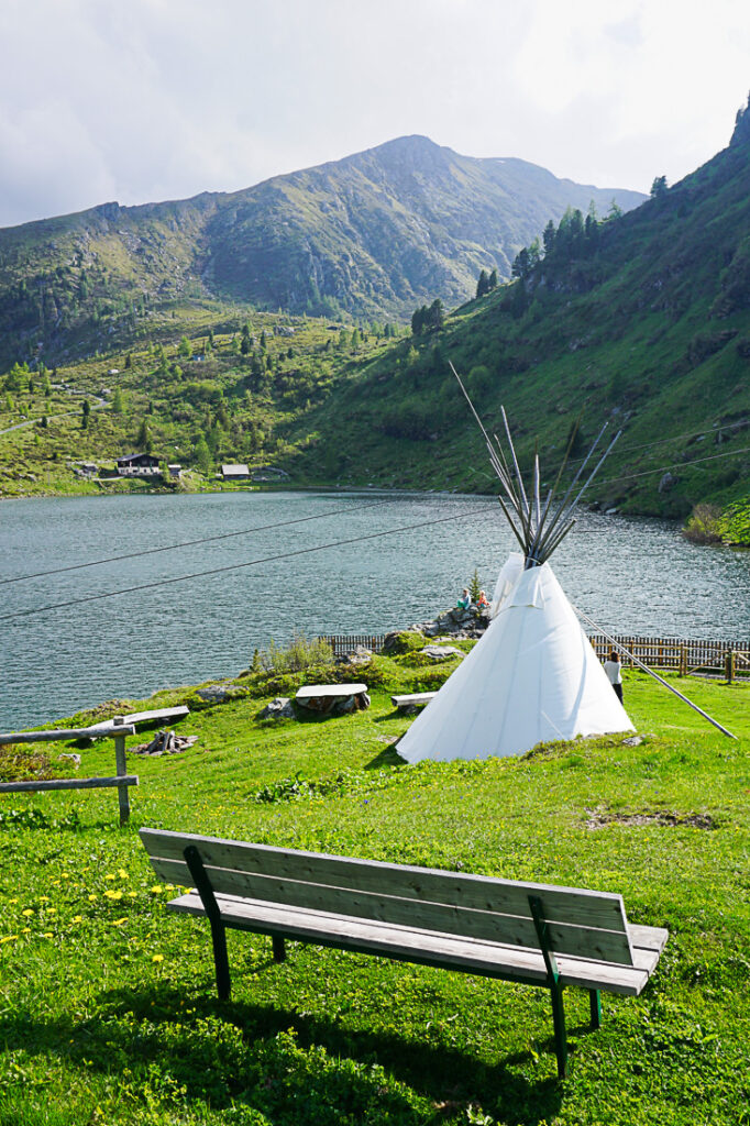 Tipi und Falkertsee im Heidi Hotel Sommerurlaub