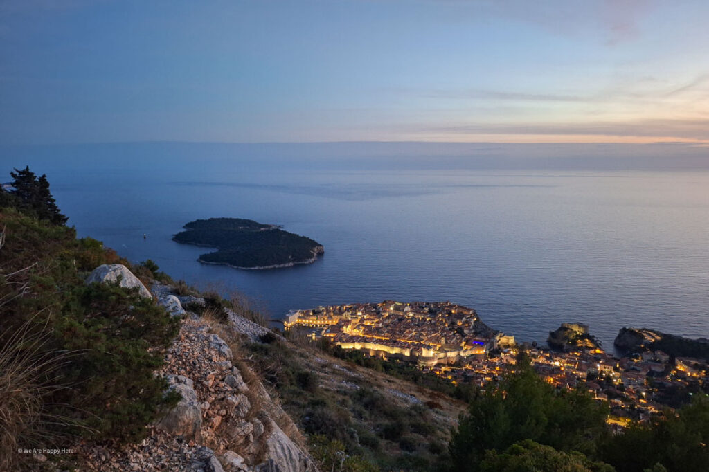 Berg Srd: Aussicht auf Dubrovnik und Lokrum am Abend