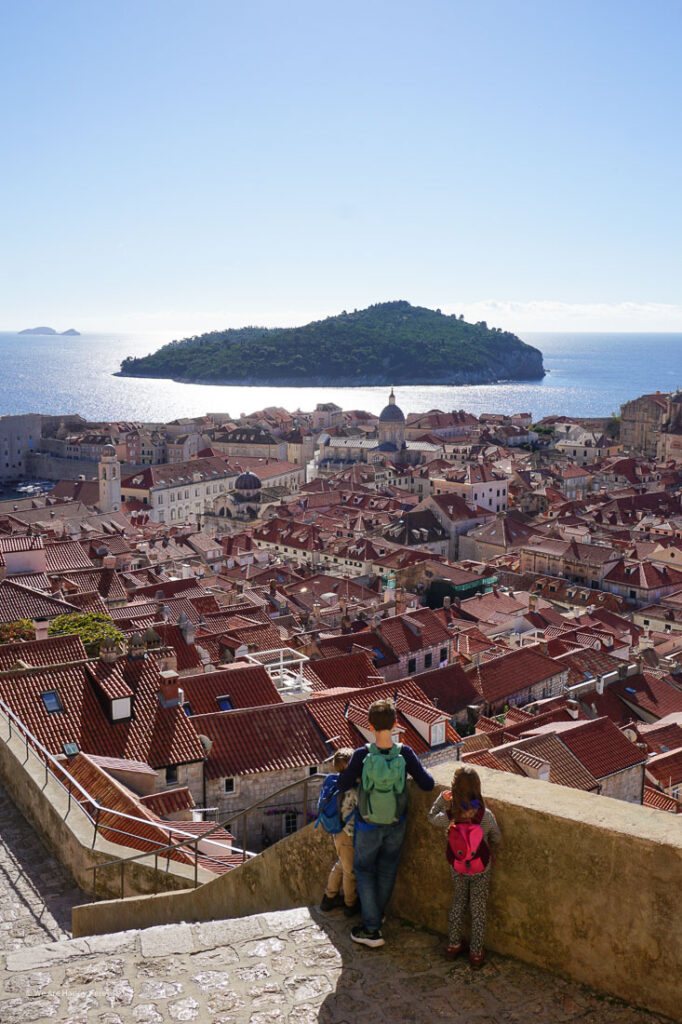 Dubrovnik Stadtmauer mit Kindern