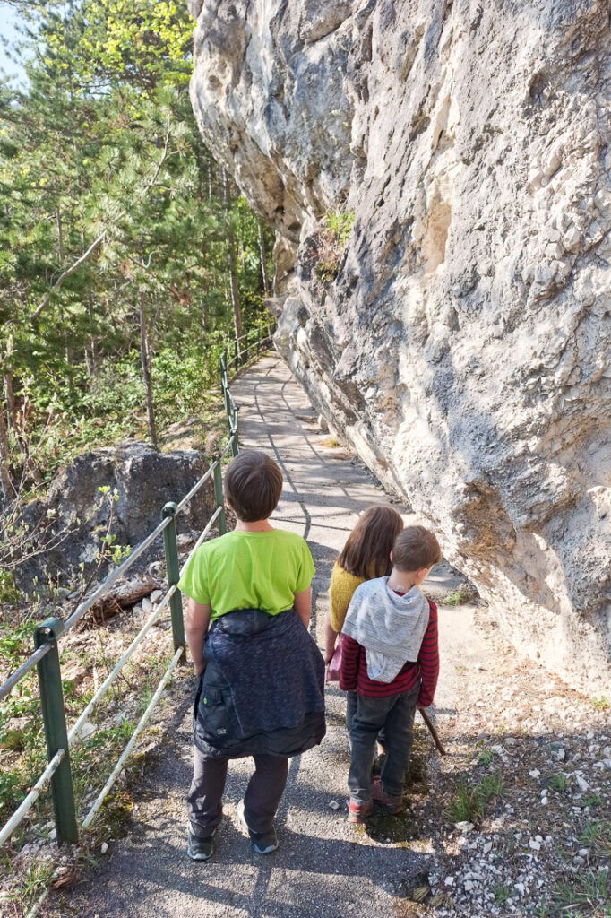 Am Felsenweg in Baden mit Kindern wandern