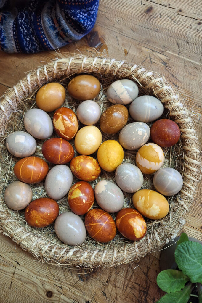 Ostereier färben im Hotel Stern
