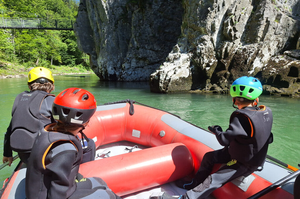 Familien-Rafting mit Kindern im Kaiserwinkl in Tirol