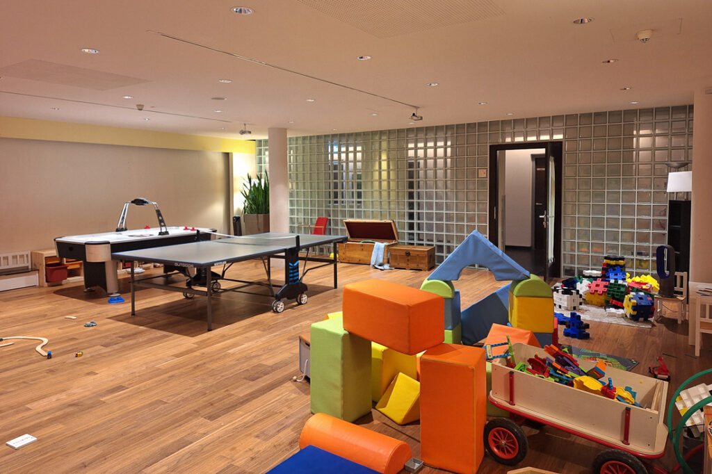 Hotel Schloss an der Eisenstrasse mit Kindern: Spielraum