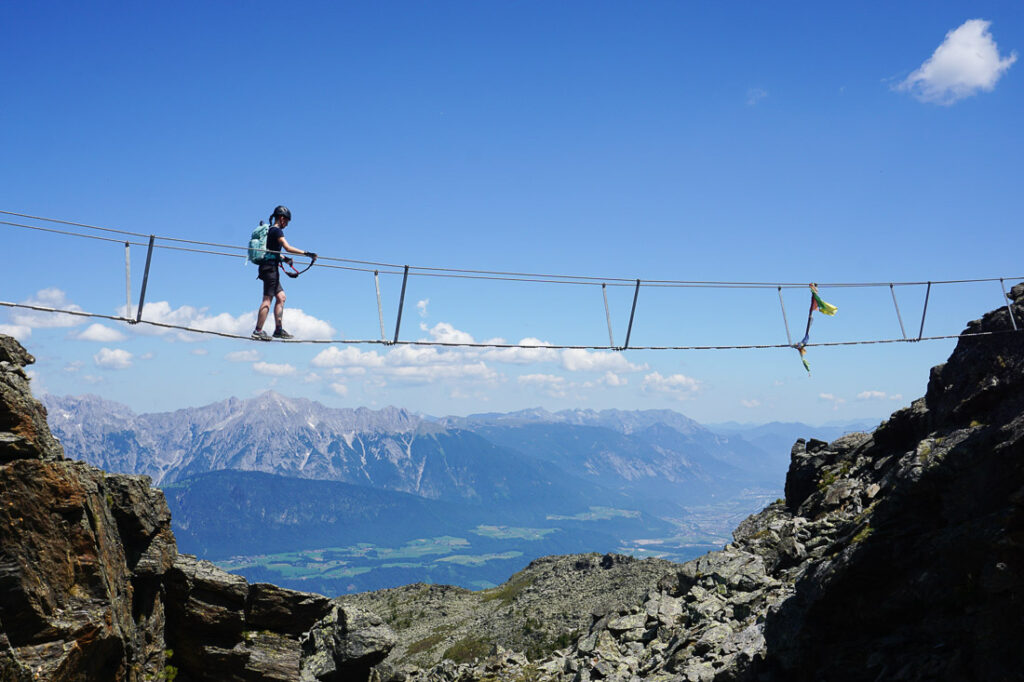Glungezer Sagen Klettersteig Seilbrücke