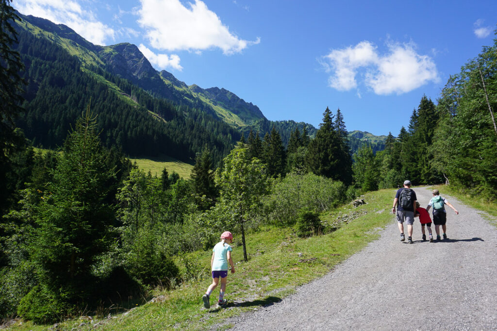 Hinterglemm Talschluss wandern zurr Lindlingalm