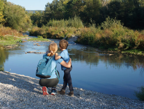 Entlang der Leitha wandern mit Kindern zum Leitha-Ursprung